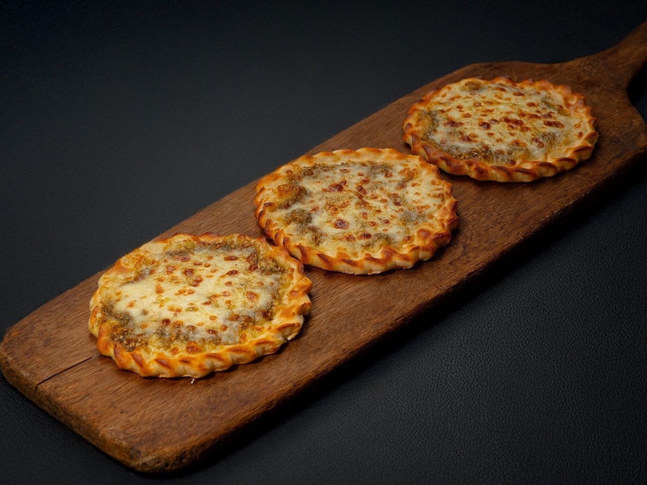 مناقيش زعتر بالجبن